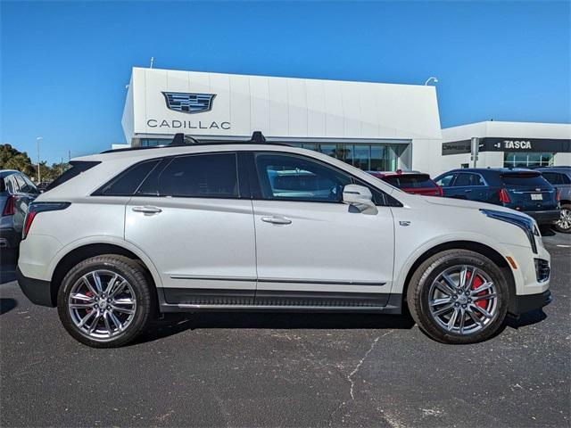 new 2025 Cadillac XT5 car, priced at $64,090