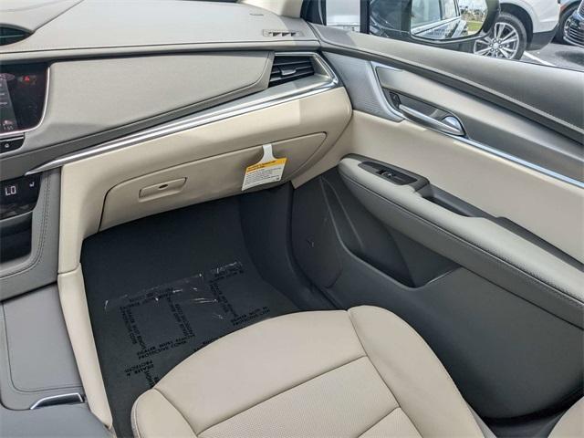 new 2025 Cadillac XT5 car, priced at $54,790