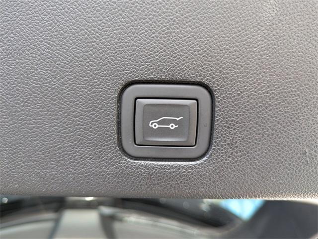 used 2023 Cadillac XT6 car, priced at $34,900