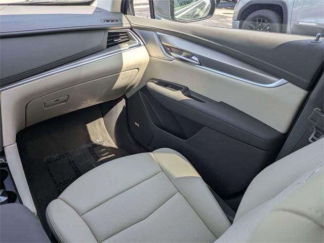 new 2025 Cadillac XT5 car, priced at $56,165