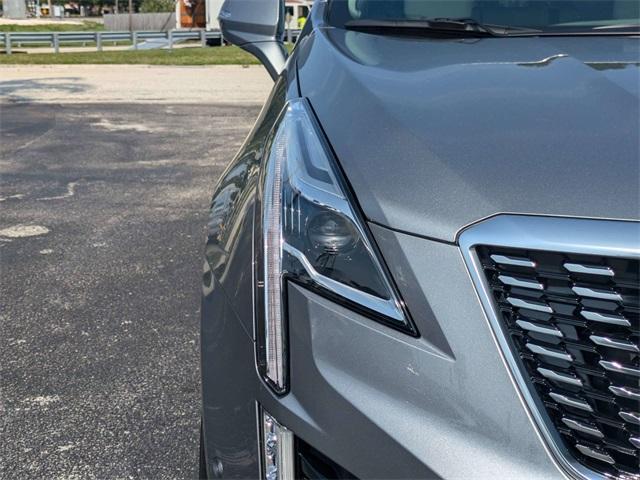 new 2025 Cadillac XT5 car, priced at $56,165