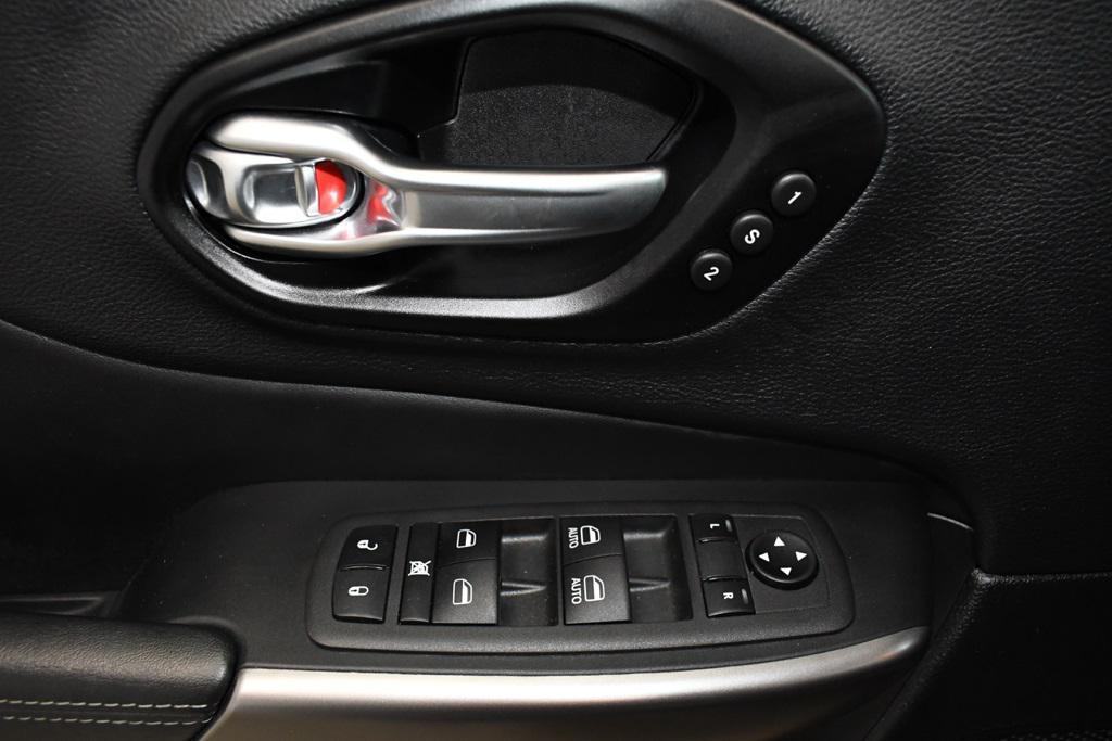 used 2022 Jeep Cherokee car, priced at $25,370