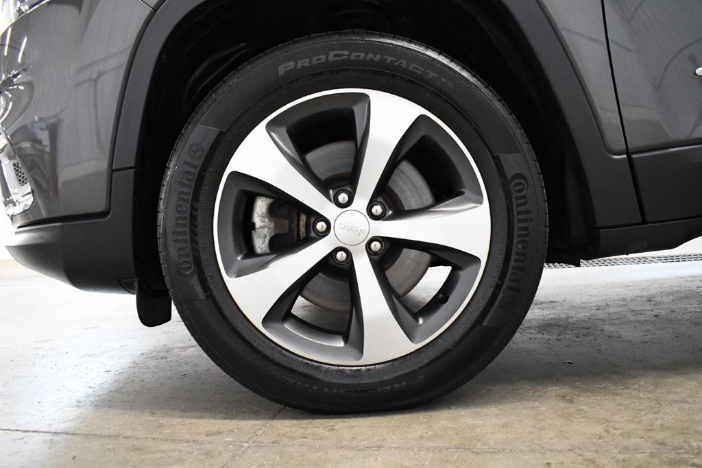 used 2022 Jeep Cherokee car, priced at $25,370