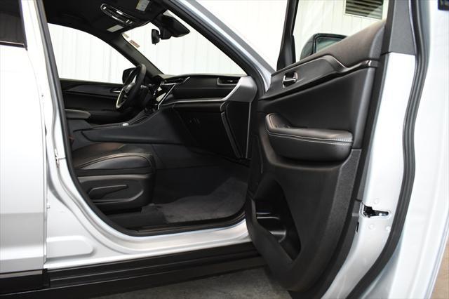 used 2024 Jeep Grand Cherokee car, priced at $40,880