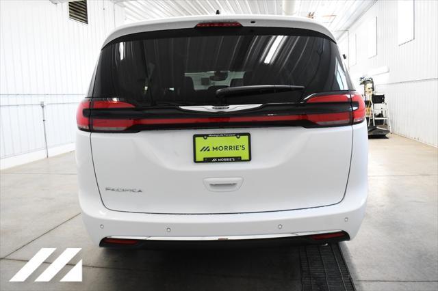 new 2024 Chrysler Pacifica car, priced at $39,908