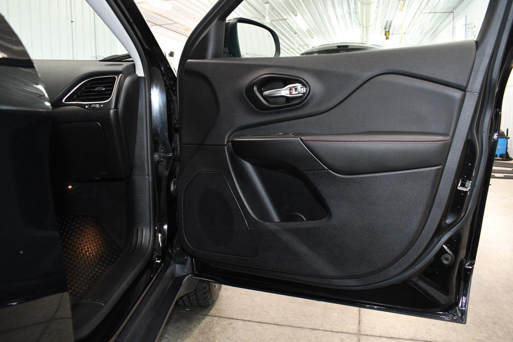 used 2022 Jeep Cherokee car, priced at $26,690