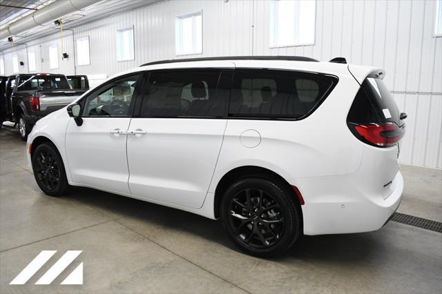 new 2024 Chrysler Pacifica car, priced at $53,167