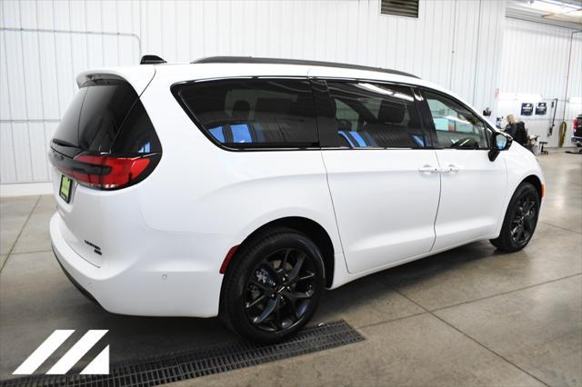 new 2024 Chrysler Pacifica car, priced at $53,167