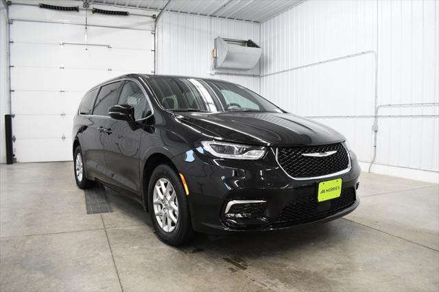 new 2025 Chrysler Pacifica car, priced at $41,145