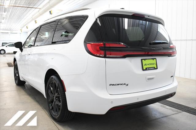 new 2024 Chrysler Pacifica car, priced at $45,728