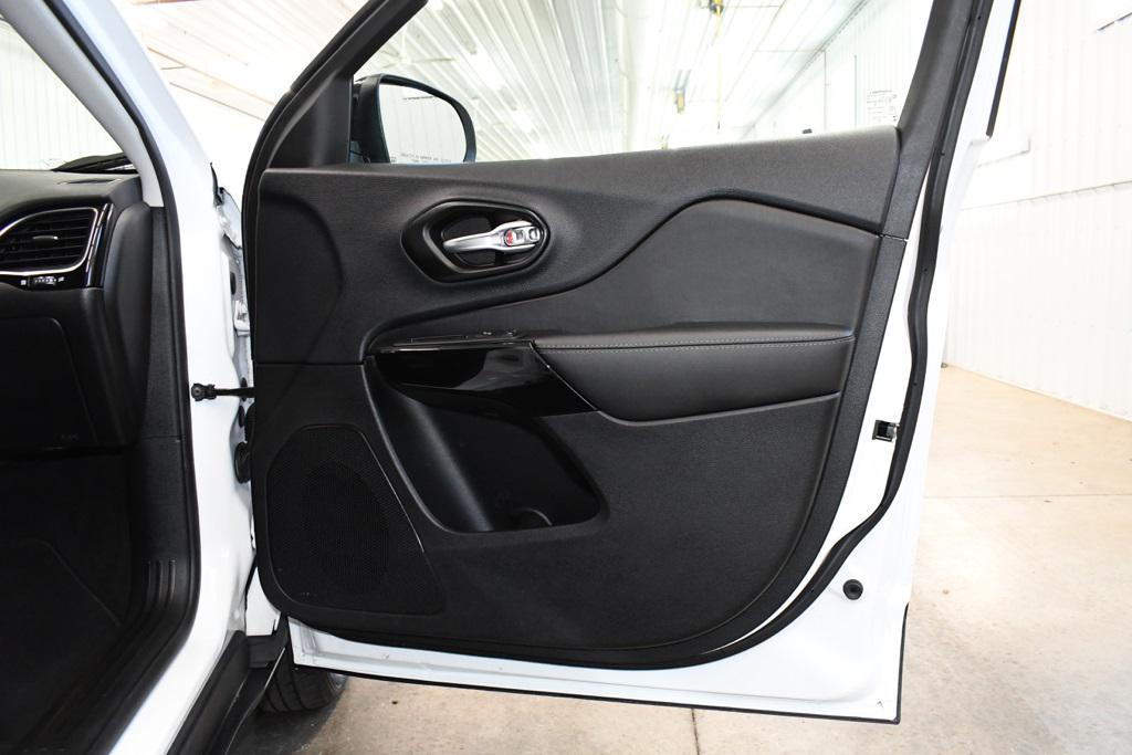 used 2023 Jeep Cherokee car, priced at $23,890