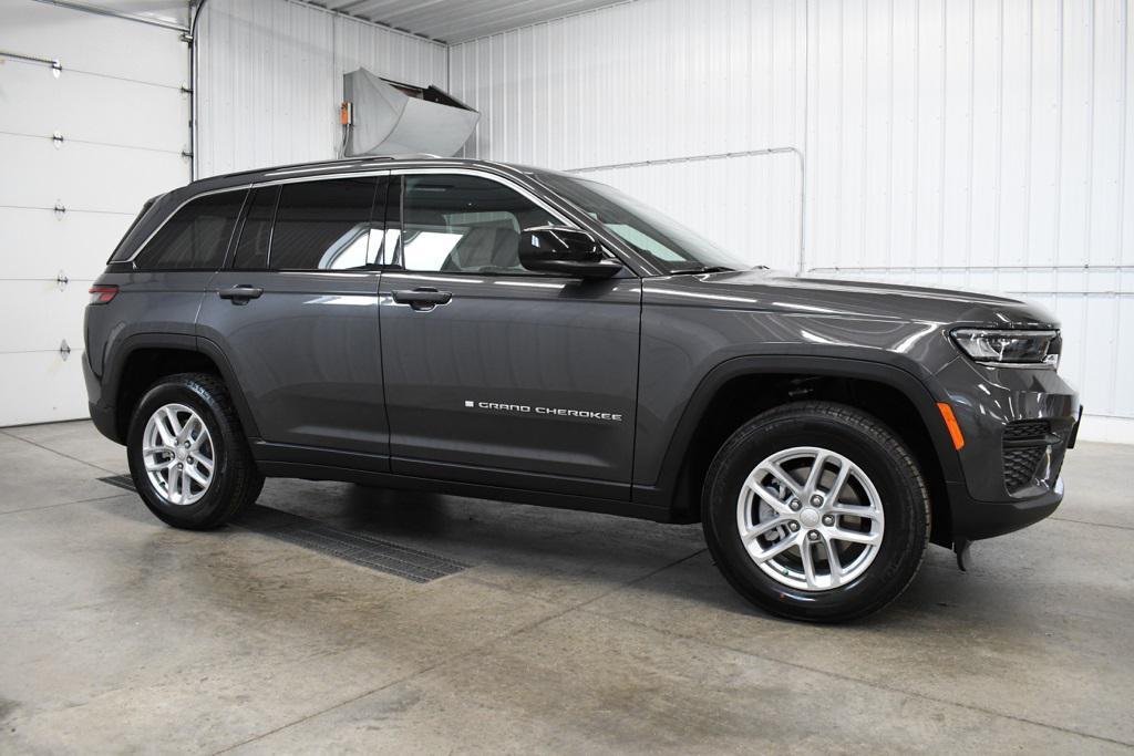 new 2025 Jeep Grand Cherokee car, priced at $41,927