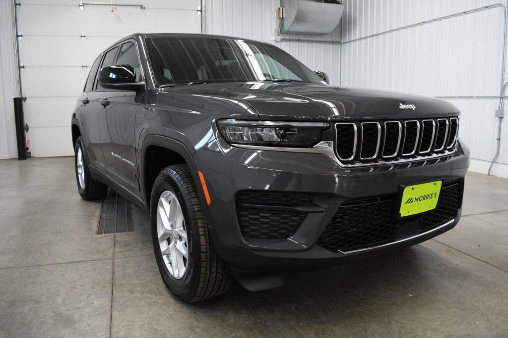 new 2025 Jeep Grand Cherokee car, priced at $41,927