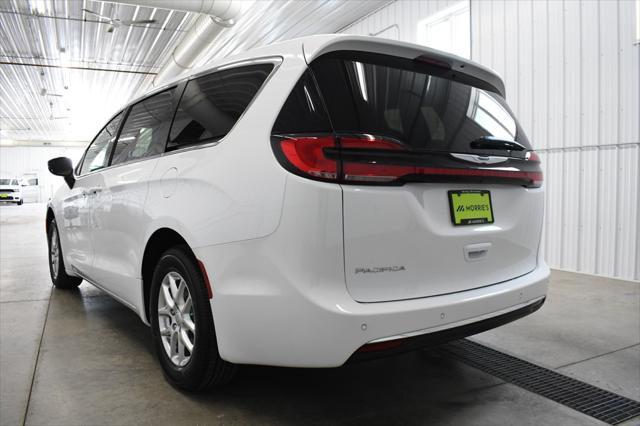 new 2025 Chrysler Pacifica car, priced at $41,867