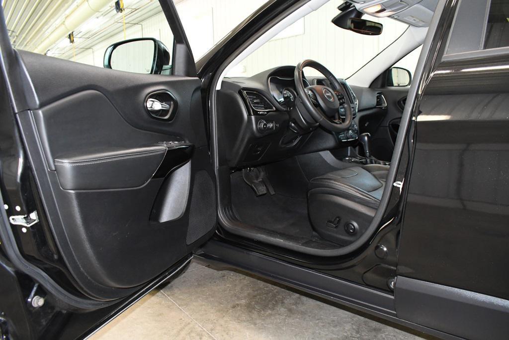 used 2023 Jeep Cherokee car, priced at $23,180