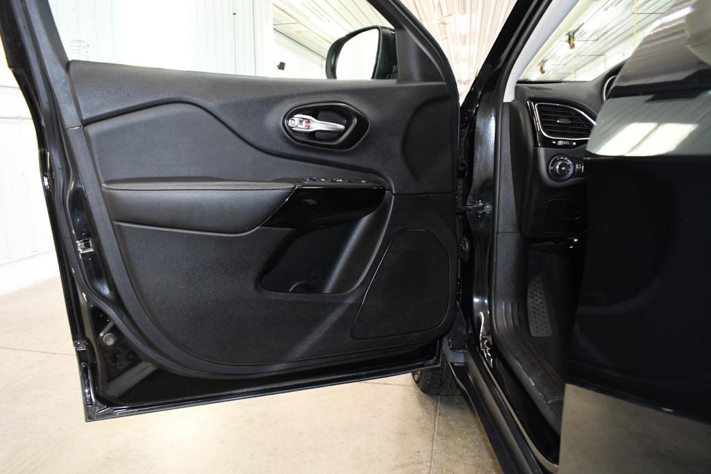 used 2023 Jeep Cherokee car, priced at $23,180