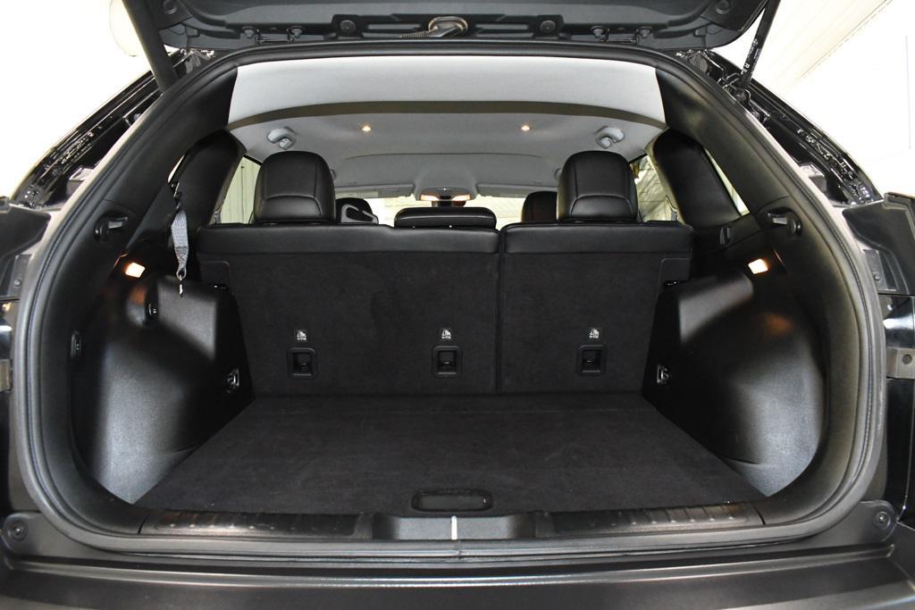 used 2023 Jeep Cherokee car, priced at $23,180