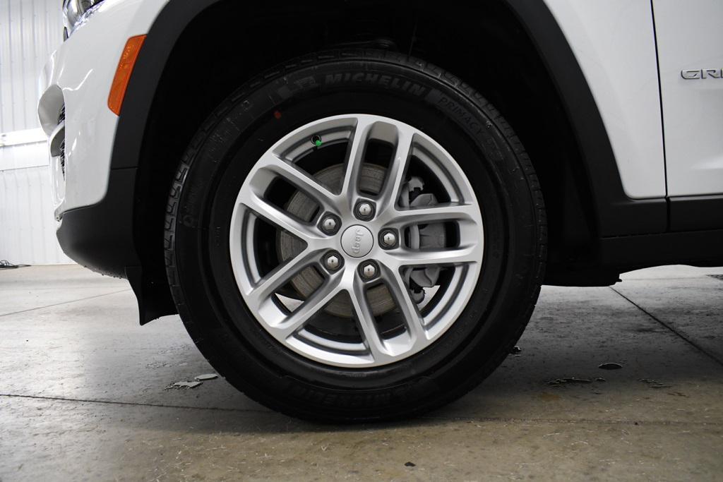 new 2025 Jeep Grand Cherokee car, priced at $41,391