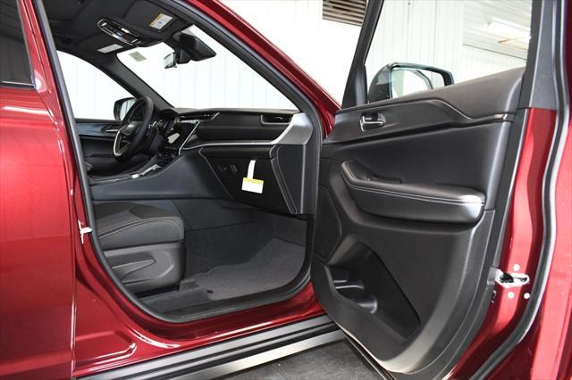 new 2025 Jeep Grand Cherokee L car, priced at $46,915