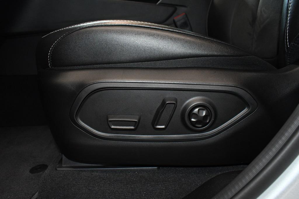 used 2024 Jeep Grand Cherokee car, priced at $38,890
