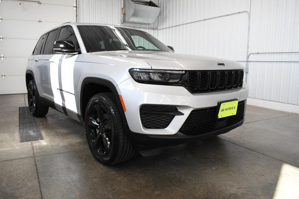 used 2024 Jeep Grand Cherokee car, priced at $38,890