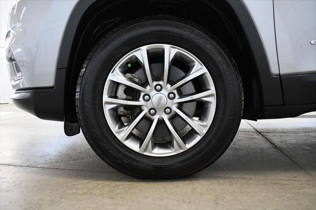 used 2021 Jeep Cherokee car, priced at $22,380