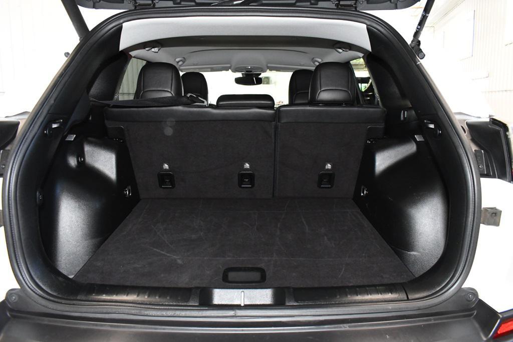 used 2023 Jeep Cherokee car, priced at $23,180