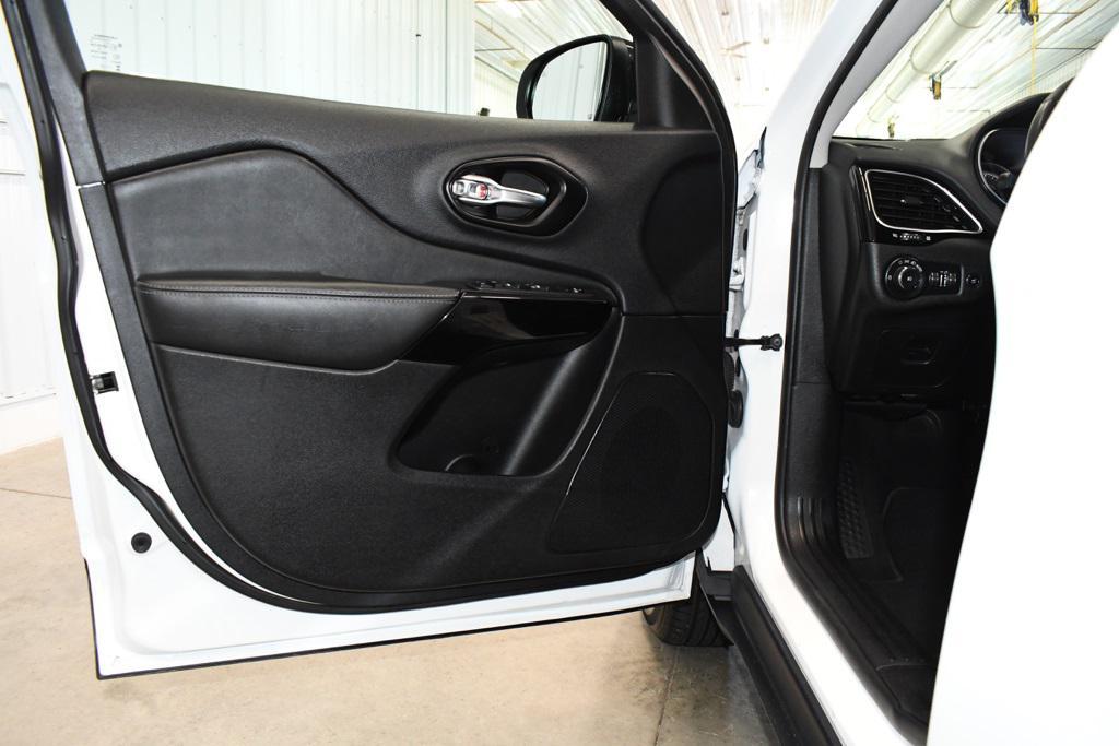 used 2023 Jeep Cherokee car, priced at $23,180