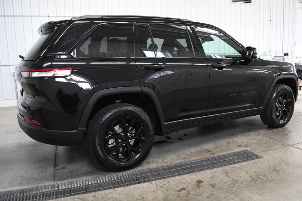 new 2025 Jeep Grand Cherokee car, priced at $41,729