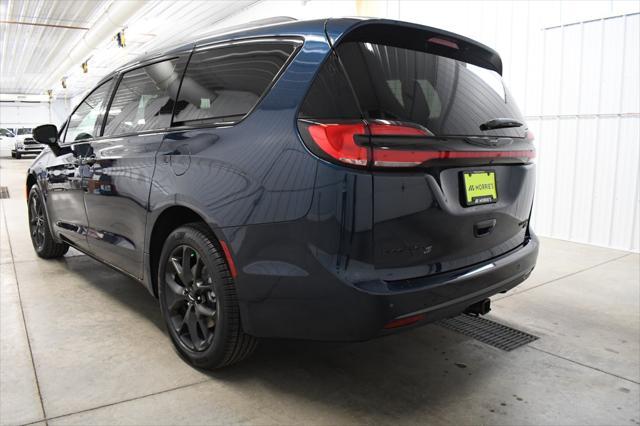 new 2025 Chrysler Pacifica car, priced at $52,450