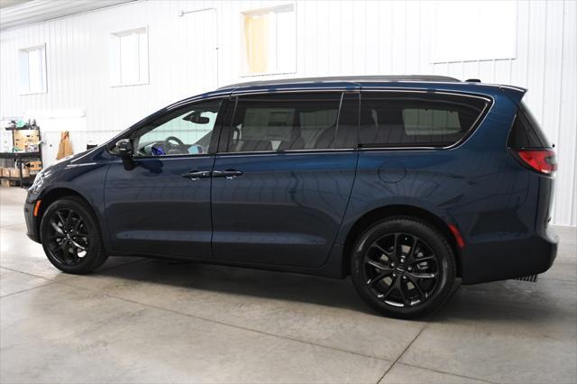 new 2025 Chrysler Pacifica car, priced at $52,450