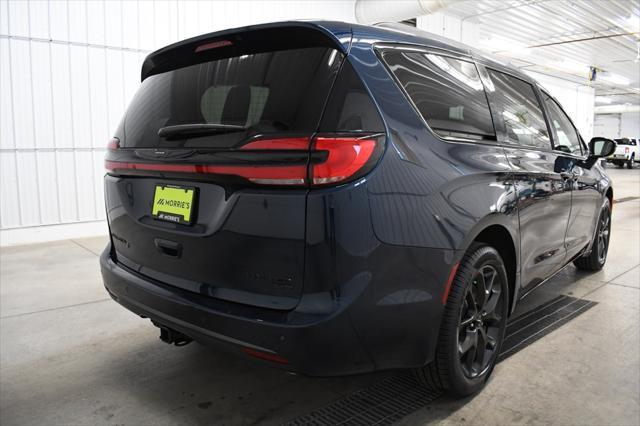 new 2025 Chrysler Pacifica car, priced at $52,450