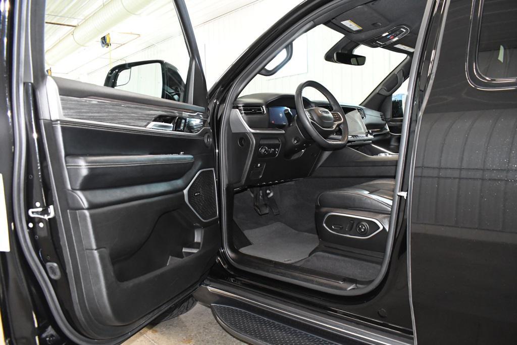 used 2022 Jeep Wagoneer car, priced at $41,790
