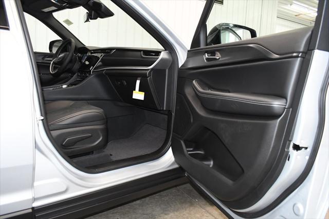 new 2025 Jeep Grand Cherokee L car, priced at $47,870