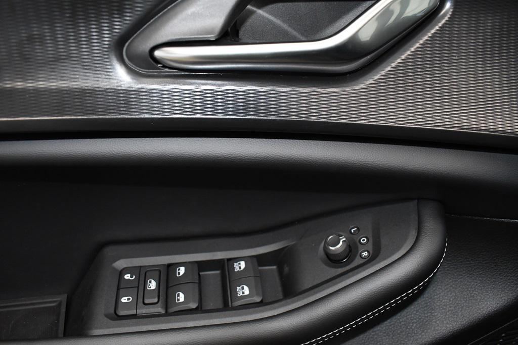 new 2025 Jeep Grand Cherokee car, priced at $42,052