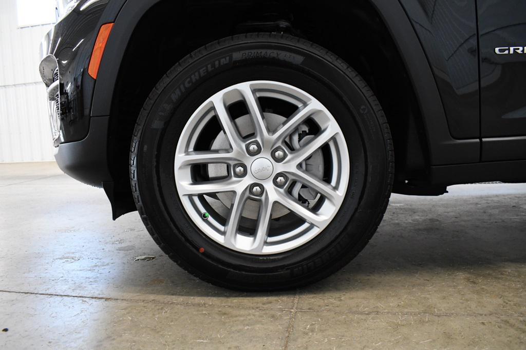 new 2025 Jeep Grand Cherokee car, priced at $42,052