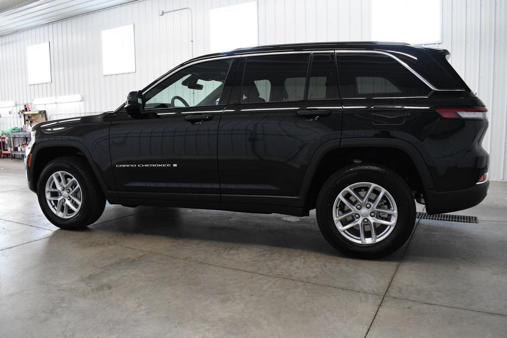 new 2025 Jeep Grand Cherokee car, priced at $42,052