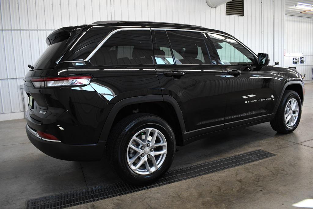 new 2025 Jeep Grand Cherokee car, priced at $42,052