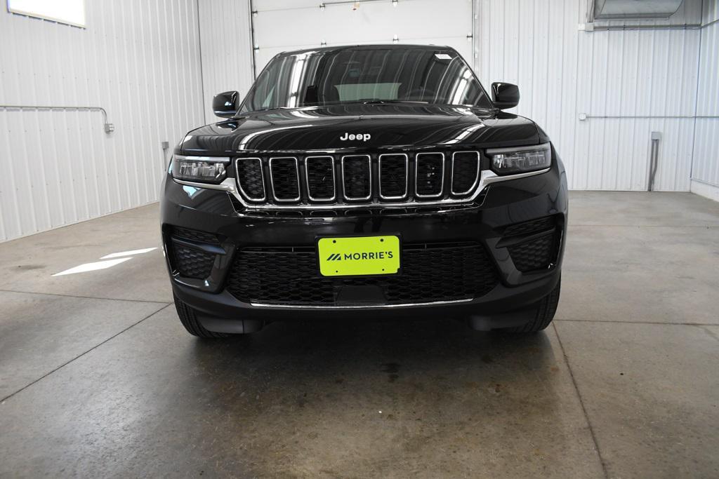 new 2025 Jeep Grand Cherokee car, priced at $42,052