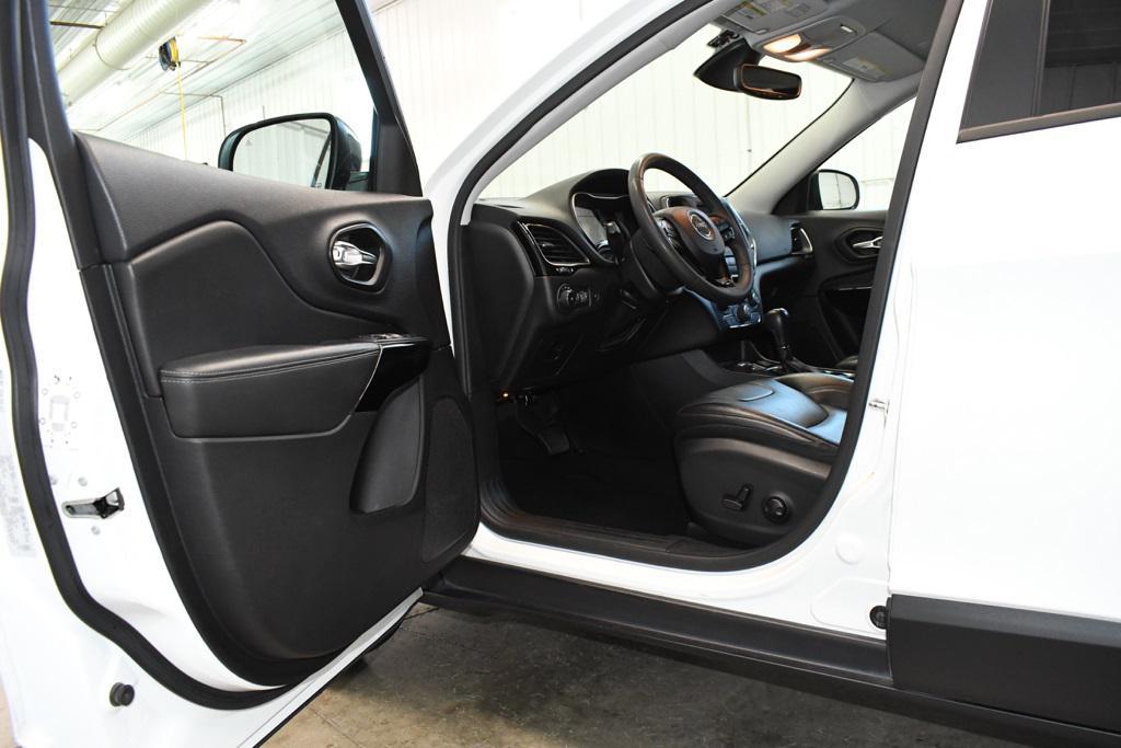 used 2023 Jeep Cherokee car, priced at $22,990