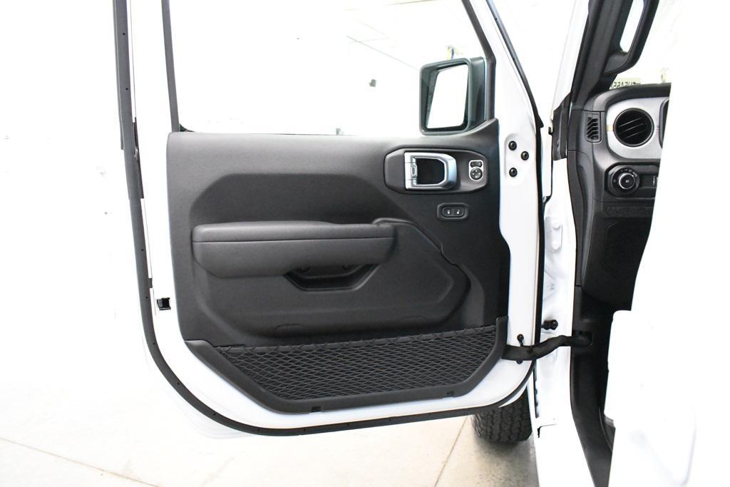 new 2025 Jeep Wrangler car, priced at $44,896