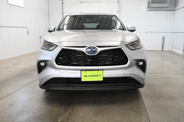 used 2022 Toyota Highlander Hybrid car, priced at $33,980