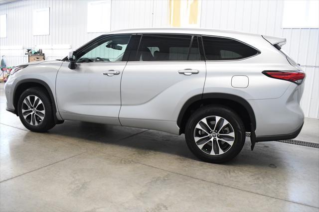 used 2022 Toyota Highlander Hybrid car, priced at $33,980