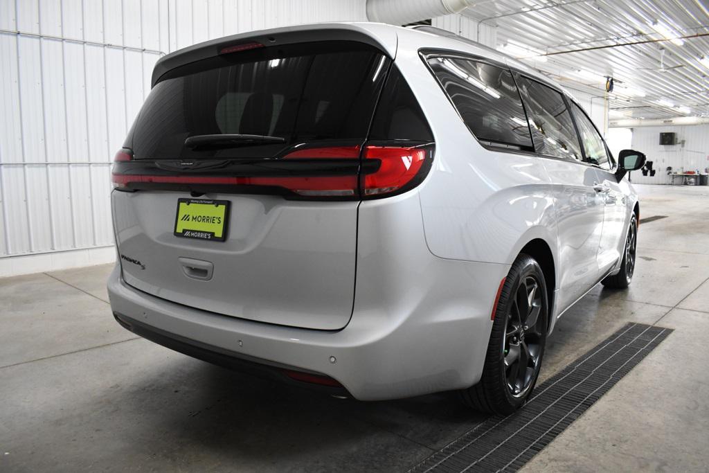 new 2026 Chrysler Pacifica car, priced at $47,695