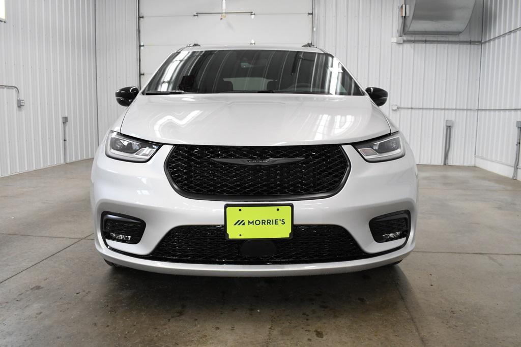 new 2026 Chrysler Pacifica car, priced at $47,695