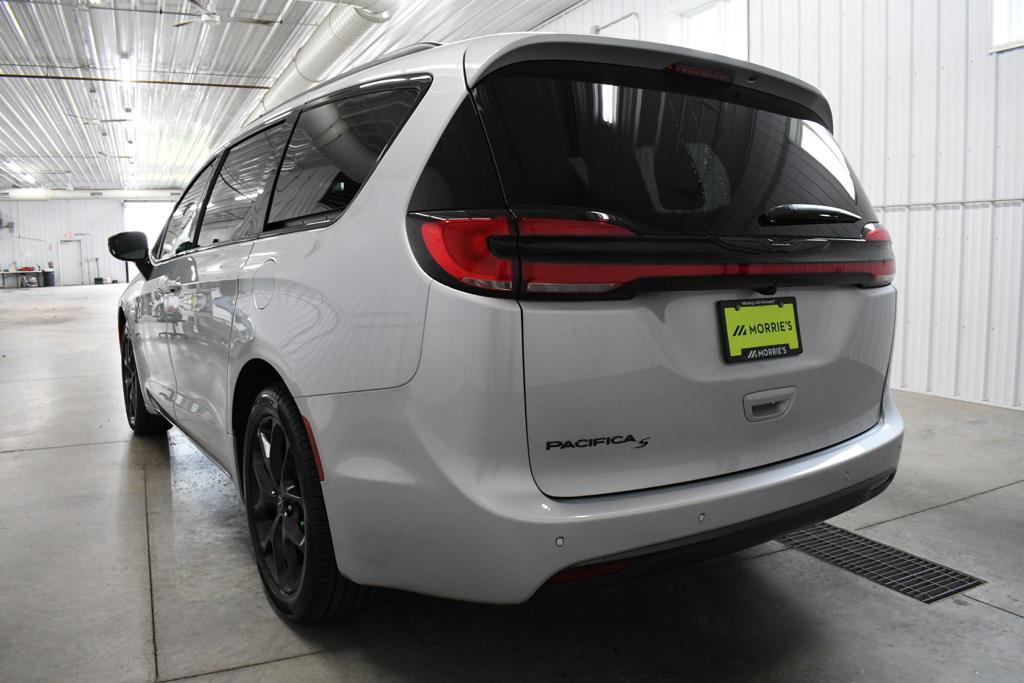 new 2026 Chrysler Pacifica car, priced at $47,695