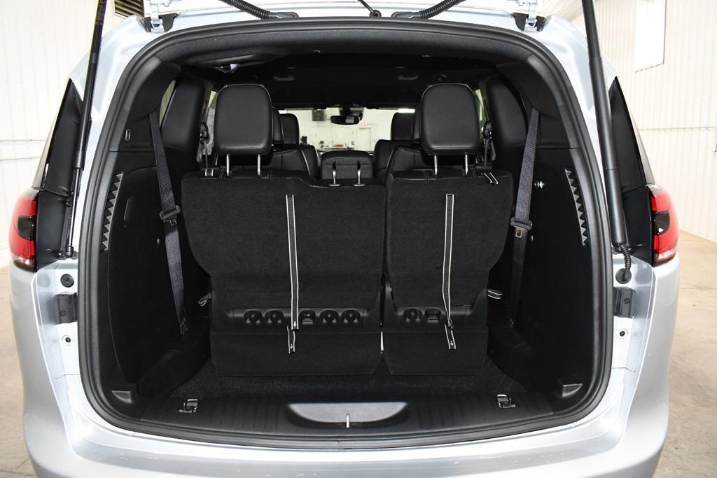 new 2026 Chrysler Pacifica car, priced at $47,695