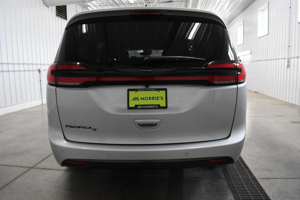 new 2026 Chrysler Pacifica car, priced at $47,695