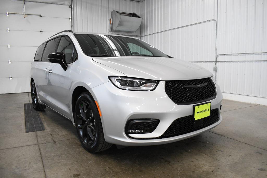 new 2026 Chrysler Pacifica car, priced at $47,695