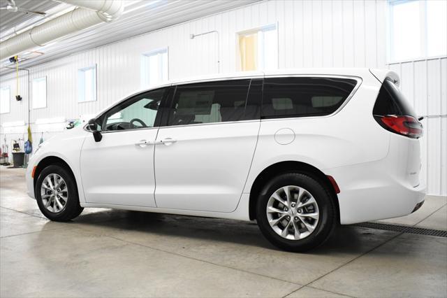 new 2025 Chrysler Pacifica car, priced at $44,255